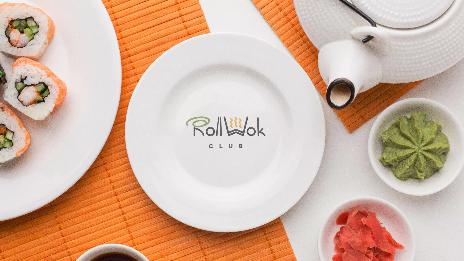 Разработка логотипа и фирменного стиля суши-бара «Roll Wok Club» в Куровском